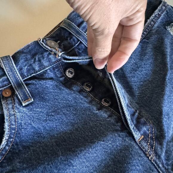 LEVI'S 501 Shorts‎ Distressed Classic Denim Button Fly Raw Hem Daisy Dukes Retro - Picture 5 of 13